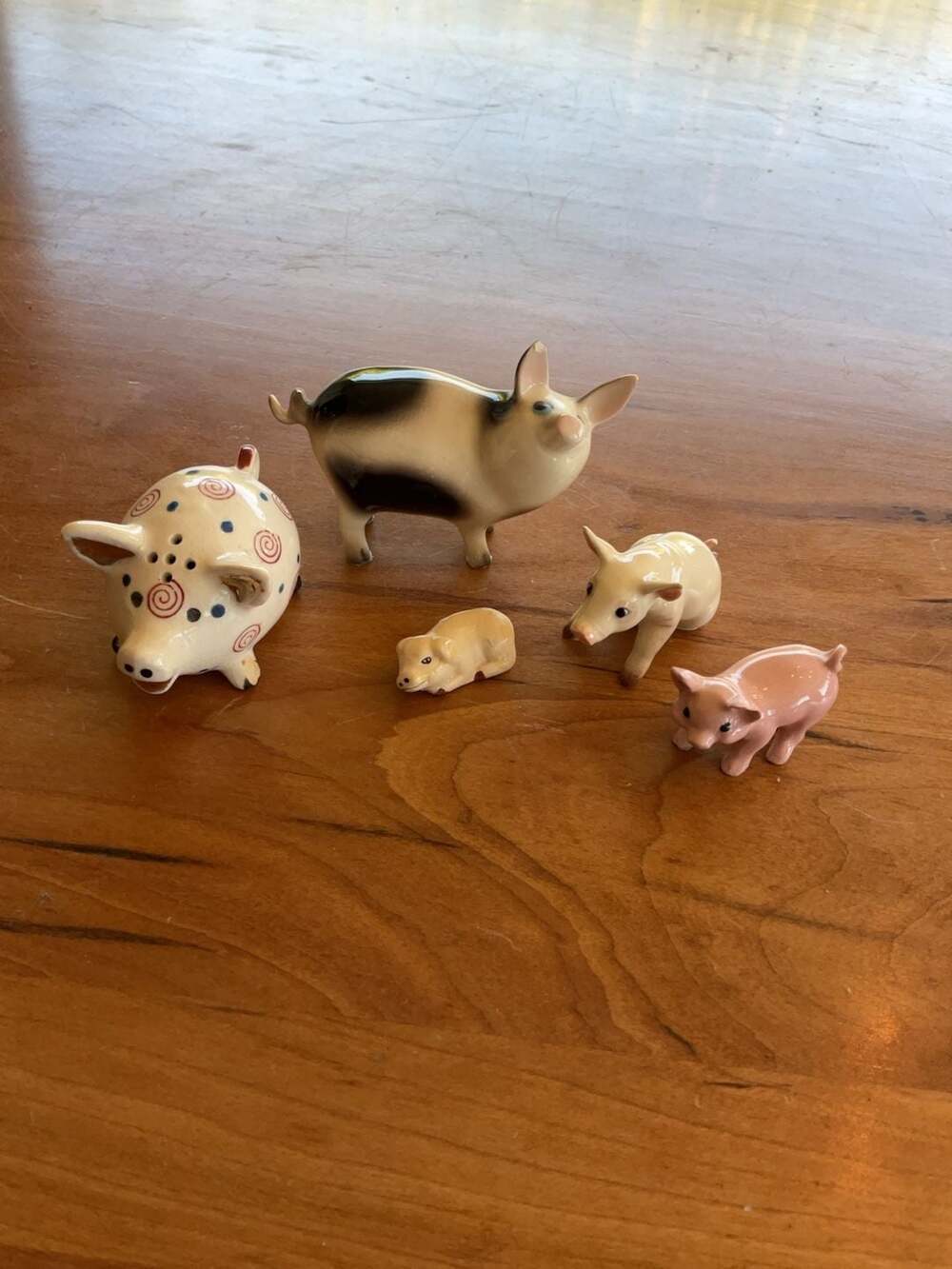 Vintage Ceramic Pig Figurine Set with Salt and Pepper Shaker